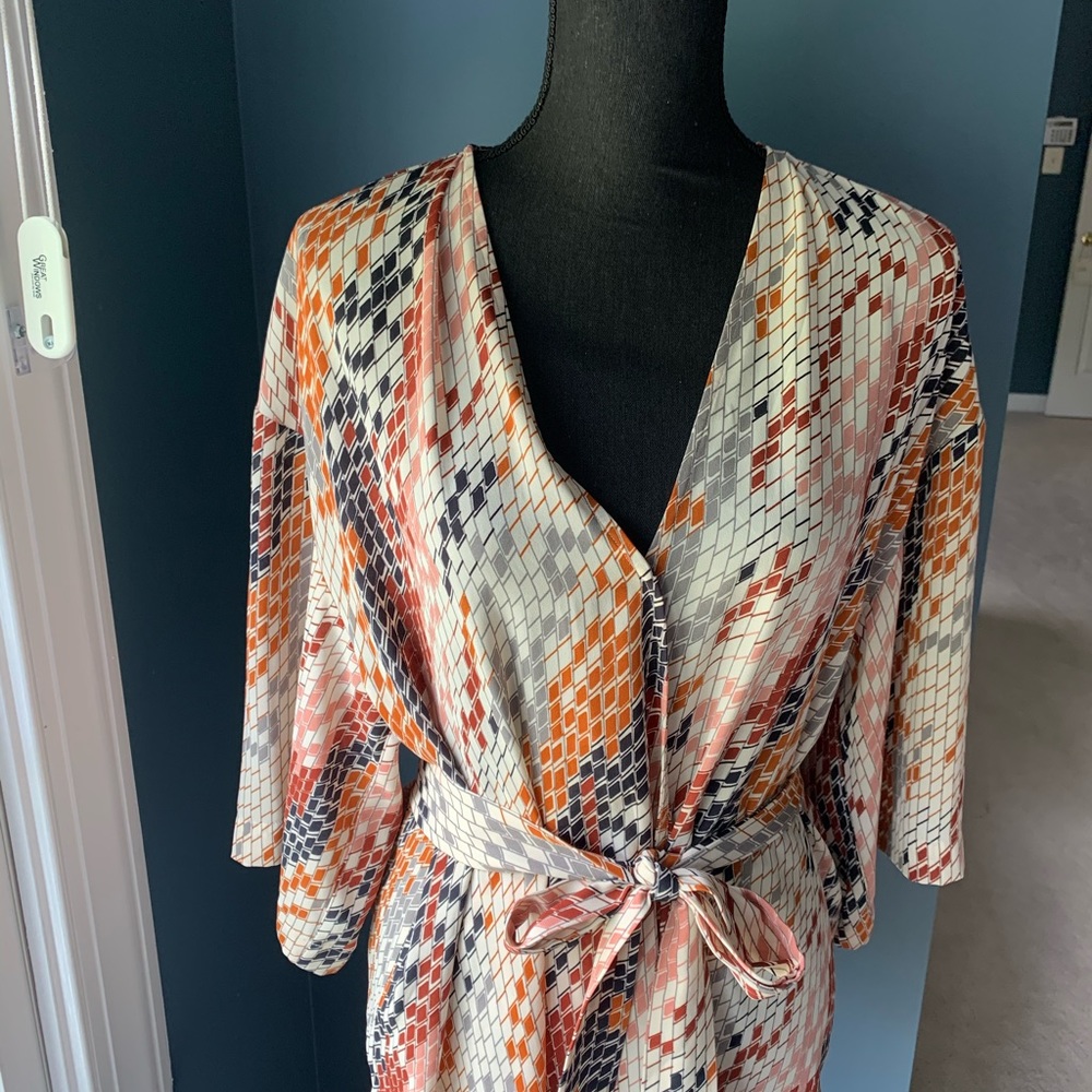 Multi-color wrap around top